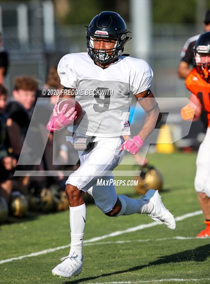 Thumbnail 3 in Howe vs. Tom Bean (scrimmage) photogallery.
