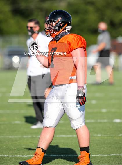 Thumbnail 2 in Howe vs. Tom Bean (scrimmage) photogallery.