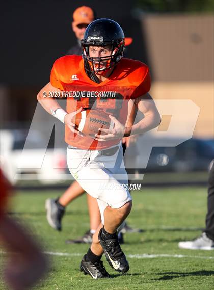 Thumbnail 2 in Howe vs. Tom Bean (scrimmage) photogallery.