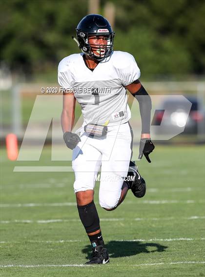 Thumbnail 1 in Howe vs. Tom Bean (scrimmage) photogallery.