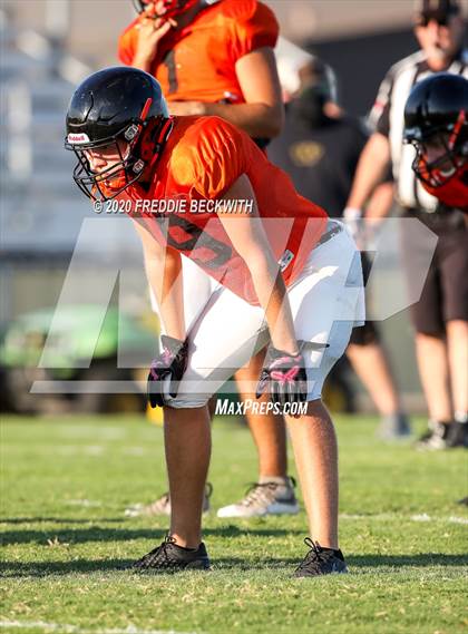 Thumbnail 1 in Howe vs. Tom Bean (scrimmage) photogallery.
