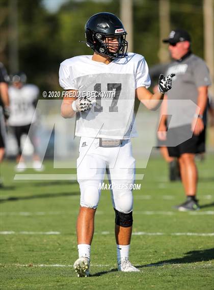 Thumbnail 2 in Howe vs. Tom Bean (scrimmage) photogallery.