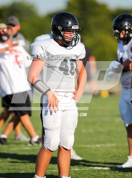 Thumbnail 3 in Howe vs. Tom Bean (scrimmage) photogallery.