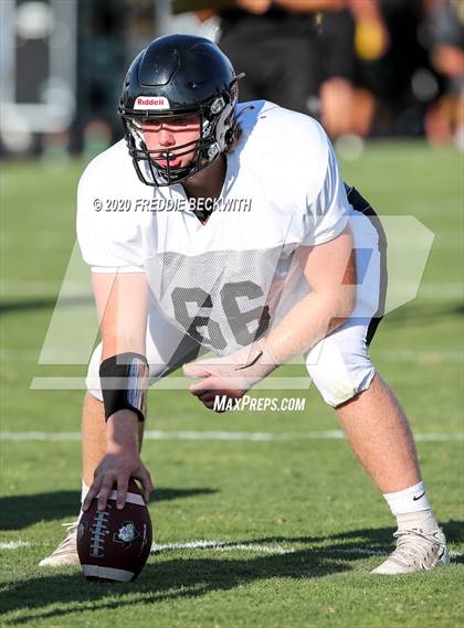 Thumbnail 3 in Howe vs. Tom Bean (scrimmage) photogallery.