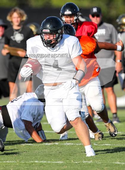 Thumbnail 3 in Howe vs. Tom Bean (scrimmage) photogallery.