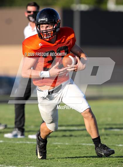 Thumbnail 3 in Howe vs. Tom Bean (scrimmage) photogallery.