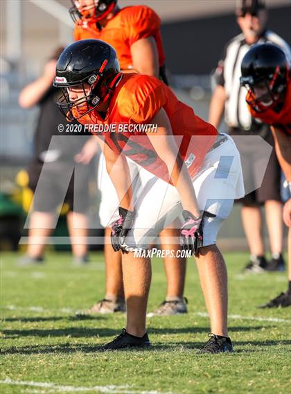 Thumbnail 3 in Howe vs. Tom Bean (scrimmage) photogallery.