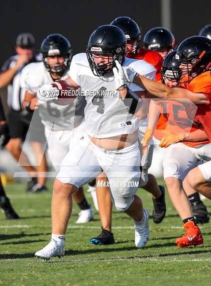Thumbnail 2 in Howe vs. Tom Bean (scrimmage) photogallery.