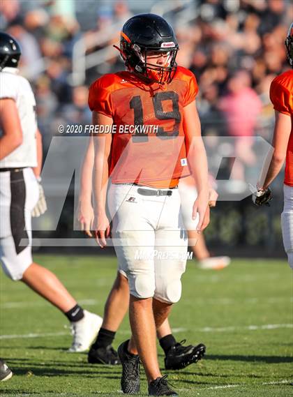 Thumbnail 3 in Howe vs. Tom Bean (scrimmage) photogallery.