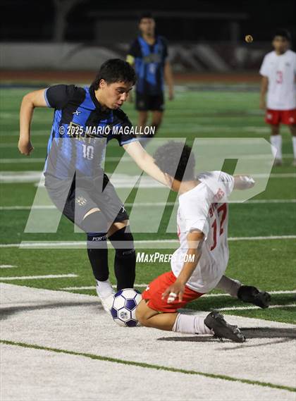 Thumbnail 1 in Juarez-Lincoln vs. Porter (UIL Boys Soccer 5A D2 Bi-District) photogallery.