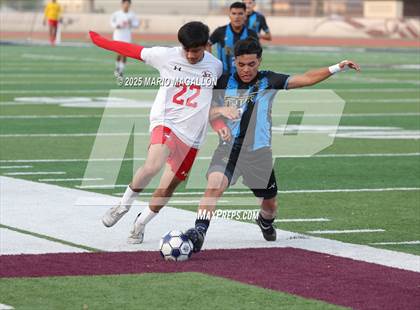 Thumbnail 2 in Juarez-Lincoln vs. Porter (UIL Boys Soccer 5A D2 Bi-District) photogallery.