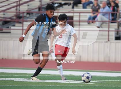Thumbnail 2 in Juarez-Lincoln vs. Porter (UIL Boys Soccer 5A D2 Bi-District) photogallery.