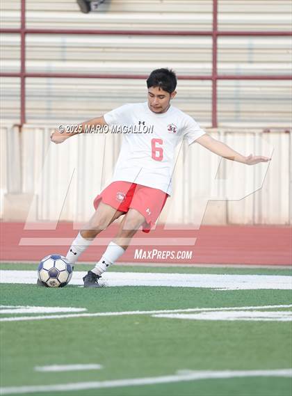 Thumbnail 2 in Juarez-Lincoln vs. Porter (UIL Boys Soccer 5A D2 Bi-District) photogallery.