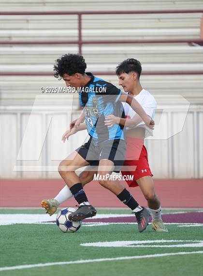 Thumbnail 1 in Juarez-Lincoln vs. Porter (UIL Boys Soccer 5A D2 Bi-District) photogallery.
