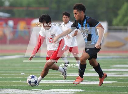 Thumbnail 3 in Juarez-Lincoln vs. Porter (UIL Boys Soccer 5A D2 Bi-District) photogallery.