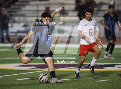 Thumbnail 2 in Juarez-Lincoln vs. Porter (UIL Boys Soccer 5A D2 Bi-District) photogallery.