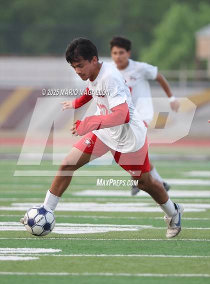 Thumbnail 2 in Juarez-Lincoln vs. Porter (UIL Boys Soccer 5A D2 Bi-District) photogallery.