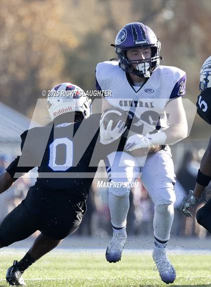 Thumbnail 2 in Breese Central vs. Cahokia (IHSA 4A Second Round) photogallery.