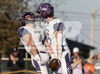 Thumbnail 3 in Breese Central vs. Cahokia (IHSA 4A Second Round) photogallery.