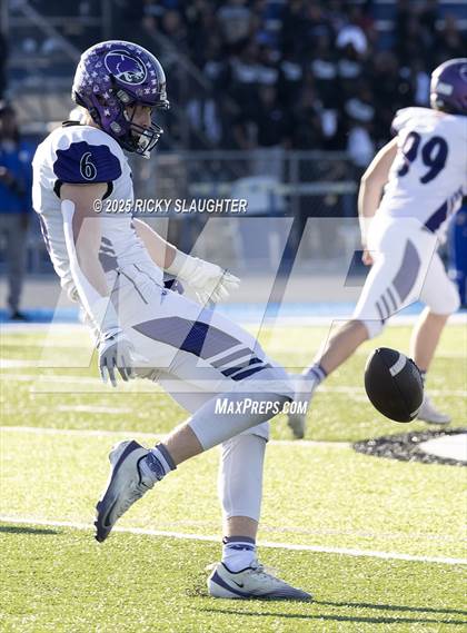 Thumbnail 3 in Breese Central vs. Cahokia (IHSA 4A Second Round) photogallery.