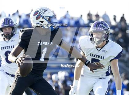Thumbnail 1 in Breese Central vs. Cahokia (IHSA 4A Second Round) photogallery.