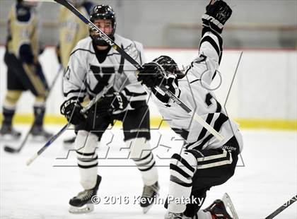 Thumbnail 3 in Notre Dame Catholic @ Xavier photogallery.