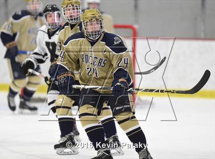 Thumbnail 2 in Notre Dame Catholic @ Xavier photogallery.
