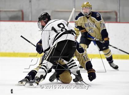 Thumbnail 2 in Notre Dame Catholic @ Xavier photogallery.