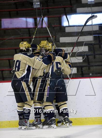 Thumbnail 3 in Notre Dame Catholic @ Xavier photogallery.