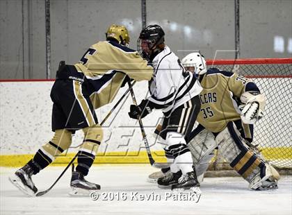 Thumbnail 2 in Notre Dame Catholic @ Xavier photogallery.