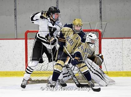 Thumbnail 1 in Notre Dame Catholic @ Xavier photogallery.