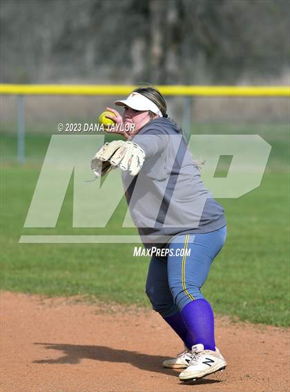 Thumbnail 2 in Early @ Millsap photogallery.