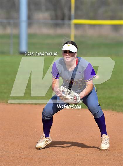 Thumbnail 2 in Early @ Millsap photogallery.