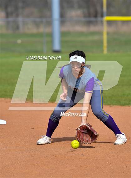 Thumbnail 1 in Early @ Millsap photogallery.