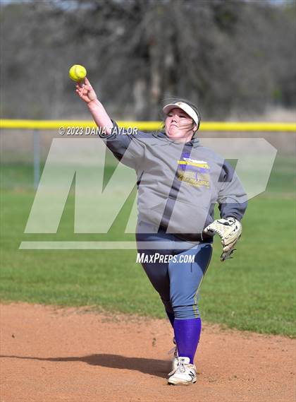 Thumbnail 1 in Early @ Millsap photogallery.