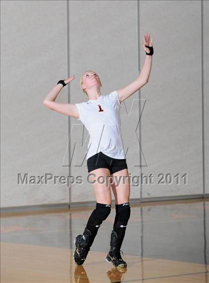 Thumbnail 1 in Siren vs. Webster photogallery.