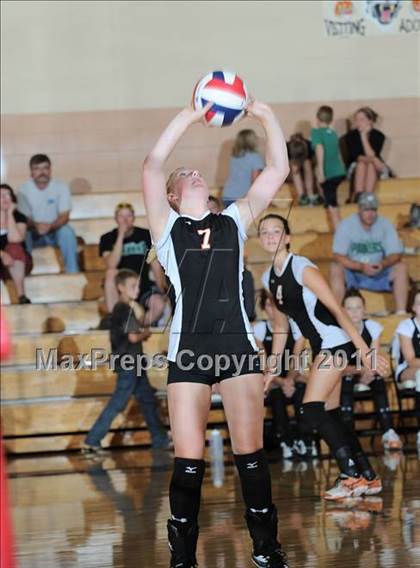 Thumbnail 3 in Siren vs. Webster photogallery.