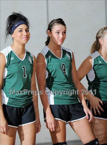 Thumbnail 1 in Siren vs. Webster photogallery.