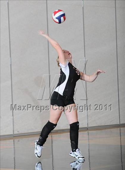 Thumbnail 3 in Siren vs. Webster photogallery.