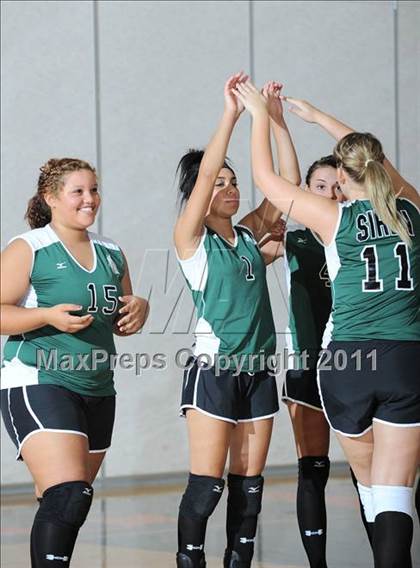 Thumbnail 1 in Siren vs. Webster photogallery.