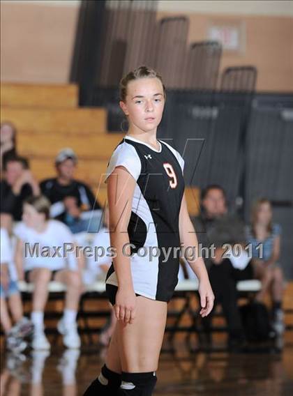 Thumbnail 3 in Siren vs. Webster photogallery.