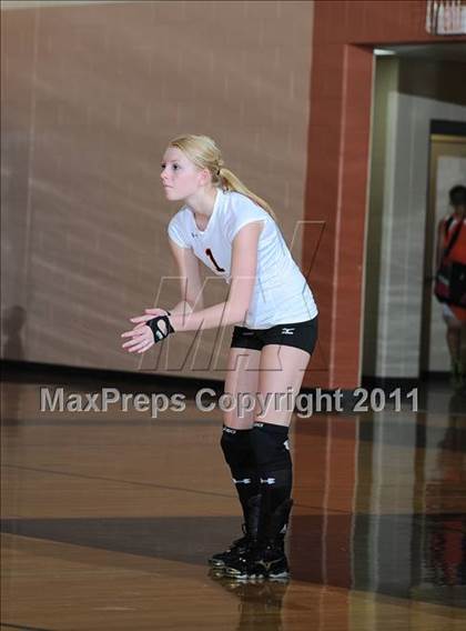 Thumbnail 1 in Siren vs. Webster photogallery.