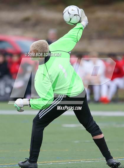Thumbnail 2 in Southold vs Greenport (Class C Final) photogallery.