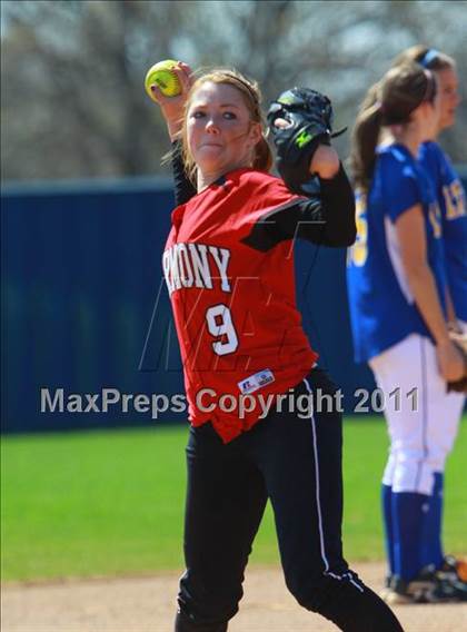 Thumbnail 3 in North Lamar vs. Harmony photogallery.