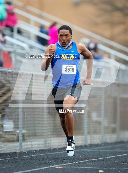 Thumbnail 2 in Shelby County 5-Way Track Meet photogallery.