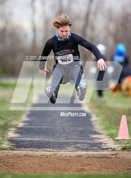 Thumbnail 2 in Shelby County 5-Way Track Meet photogallery.