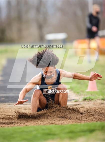 Thumbnail 3 in Shelby County 5-Way Track Meet photogallery.