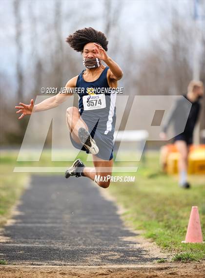 Thumbnail 2 in Shelby County 5-Way Track Meet photogallery.