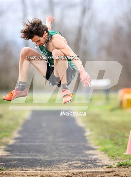 Thumbnail 1 in Shelby County 5-Way Track Meet photogallery.