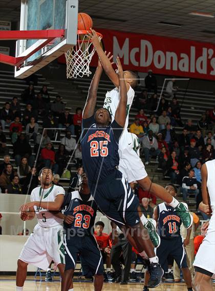 Thumbnail 1 in Fort Bend Bush vs. DeSoto (McDonald's Texas Invitational) photogallery.